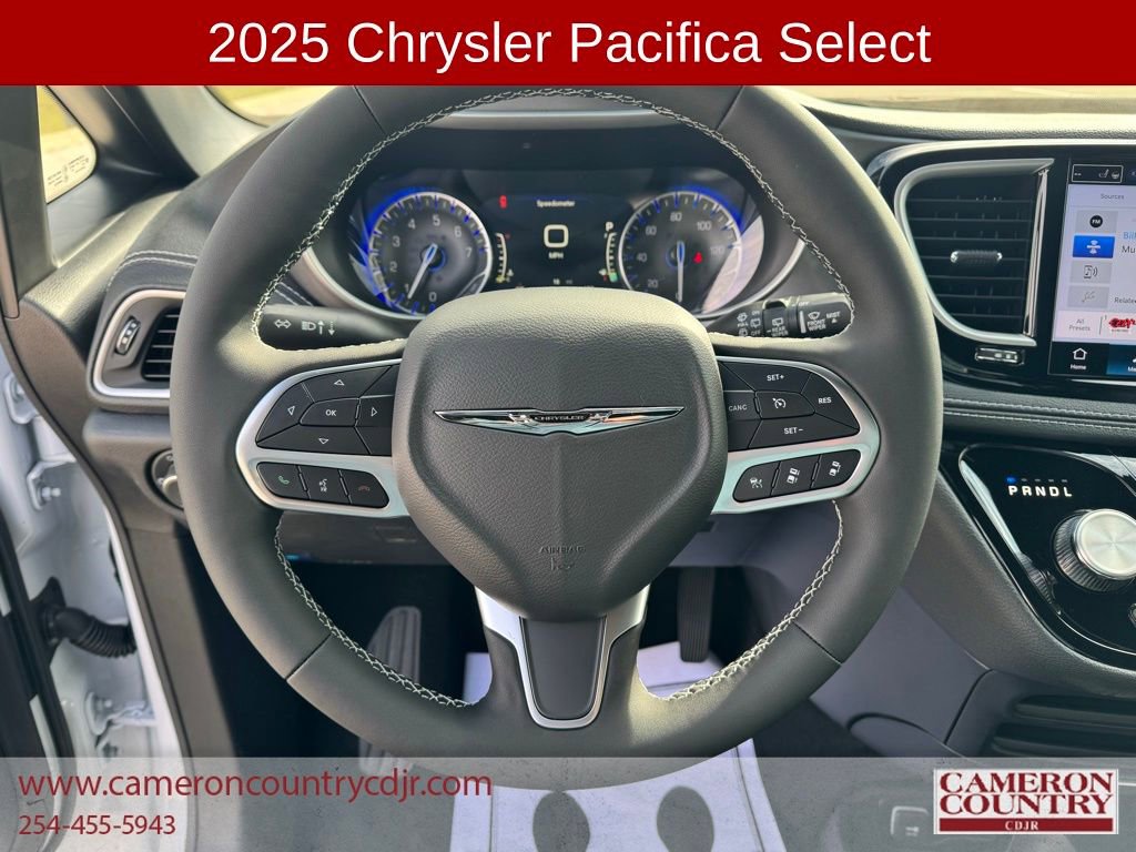 New 2025 Chrysler Pacifica Select image 12