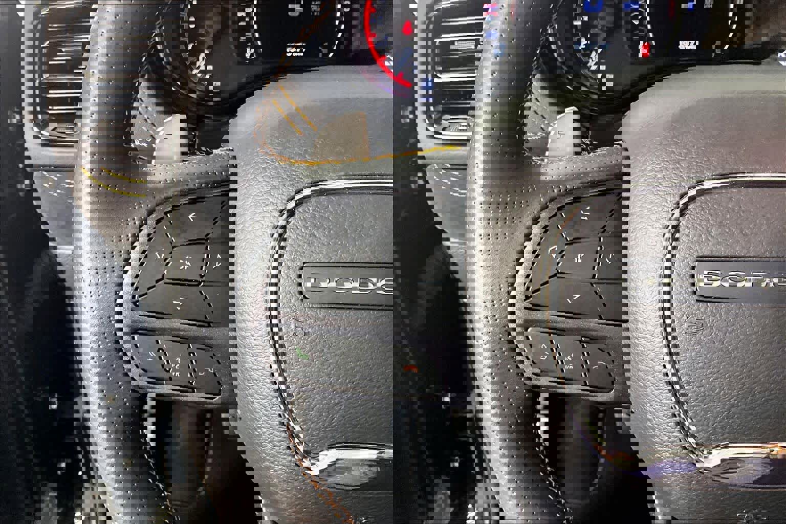 Used 2023 Dodge Durango R/T w/ Hemi Orange Plus Package RWD image 23