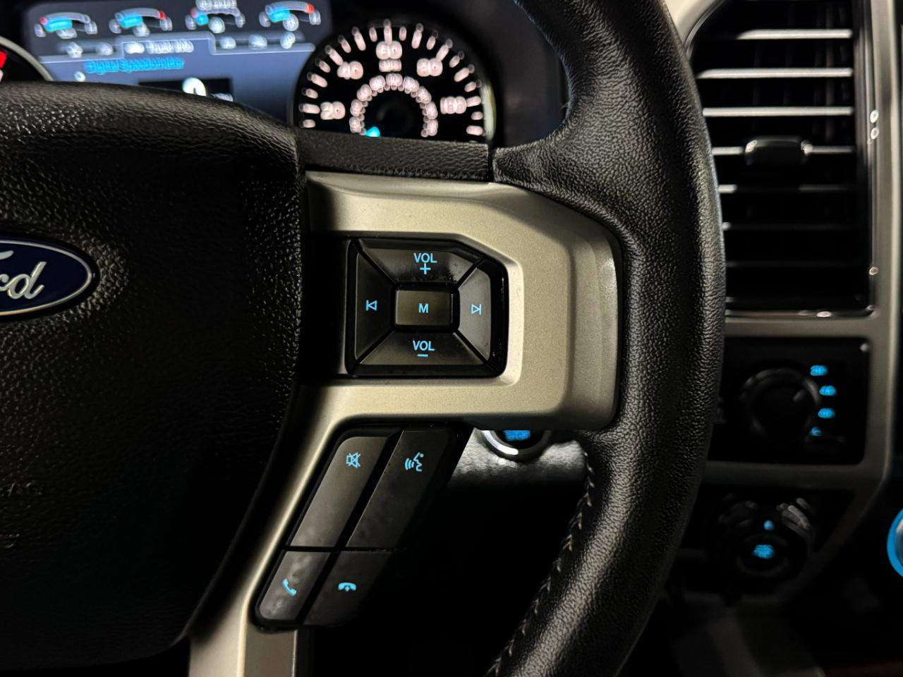 Used 2018 Ford F150 Lariat w/ Equipment Group 502A Luxury AWD/4WD image 22