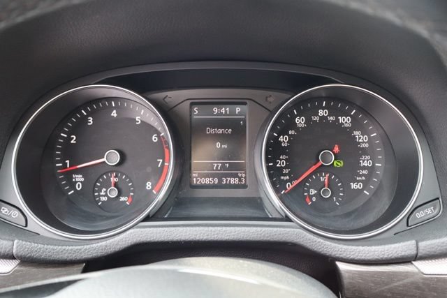 Used 2017 Volkswagen Passat 1.8T SE FWD image 18