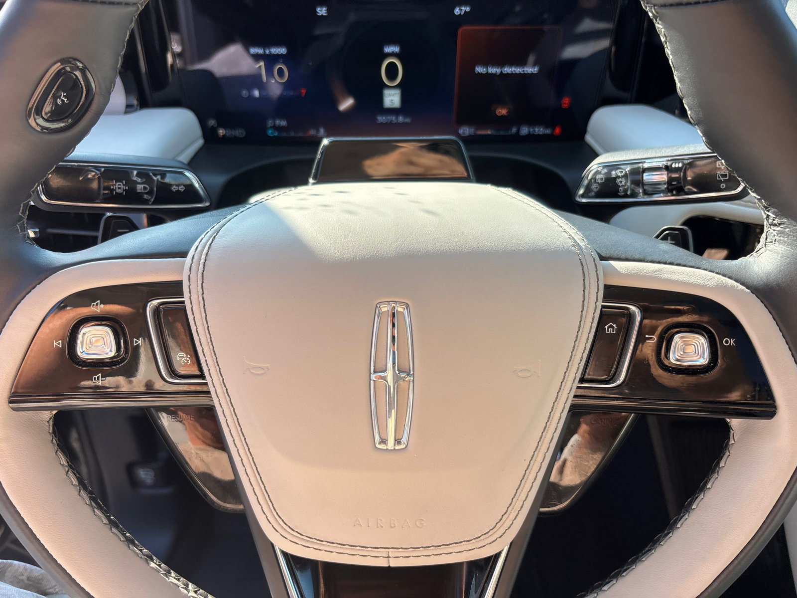 New 2026 Lincoln Aviator Reserve AWD/4WD image 16