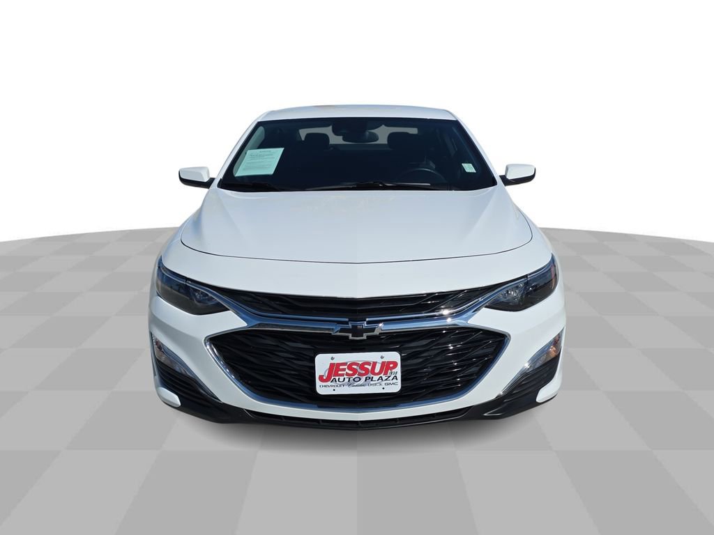 Used 2025 Chevrolet Malibu RS image 3