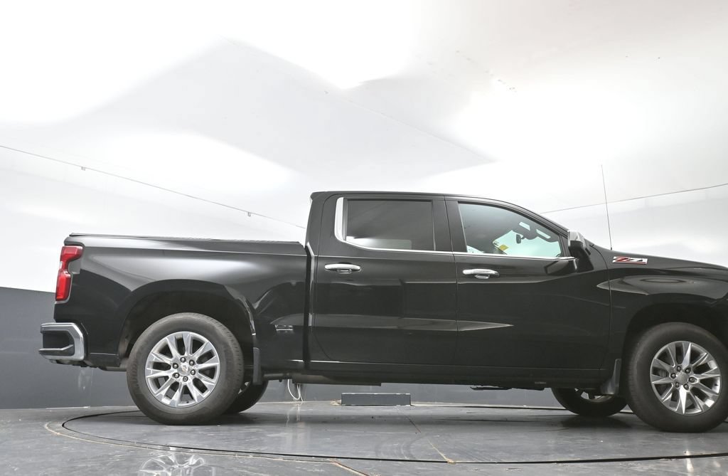 Used 2021 Chevrolet Silverado 1500 LTZ w/ LTZ Premium Package AWD/4WD image 23