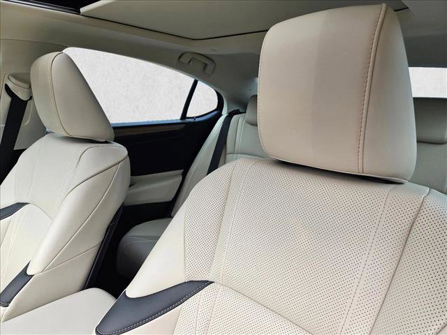 Used 2024 Lexus ES 350 w/ Accessory Package (Z1) FWD image 9