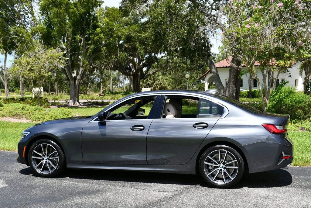 Used 2020 BMW 330i Sedan w/ Premium Package image 4