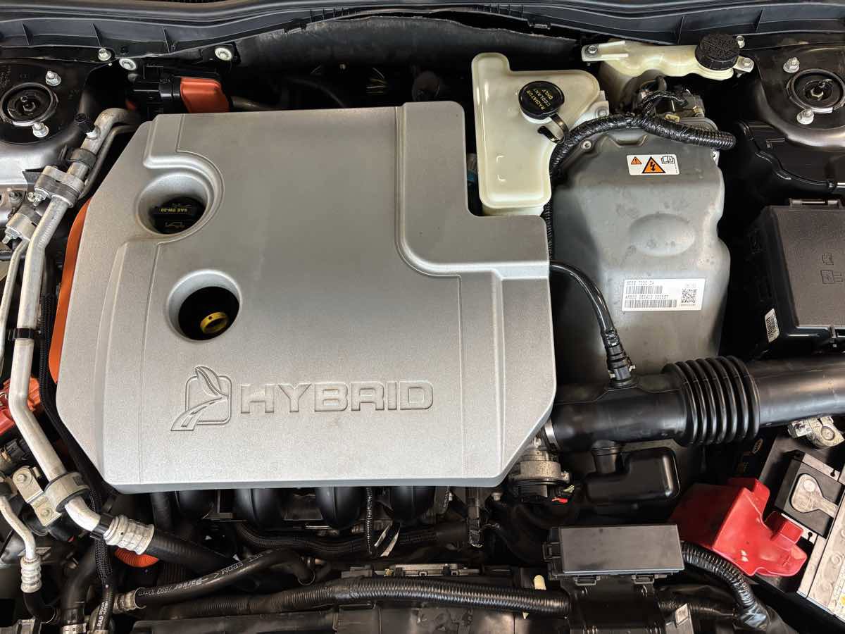 Used 2010 Ford Fusion Hybrid FWD image 26