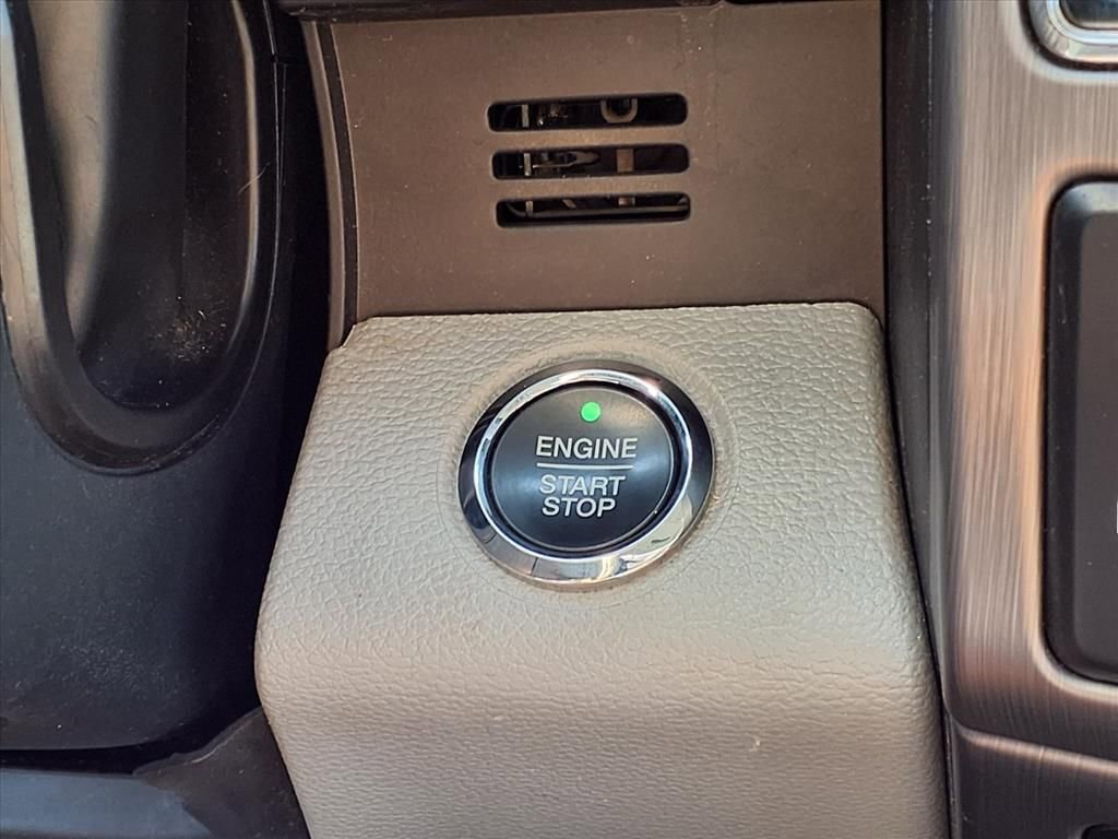 Used 2022 Ford F350 Limited image 13