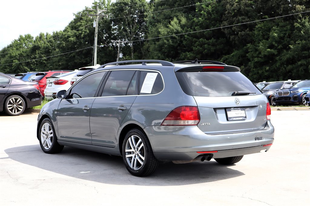 Used 2012 Volkswagen Jetta TDI FWD image 5