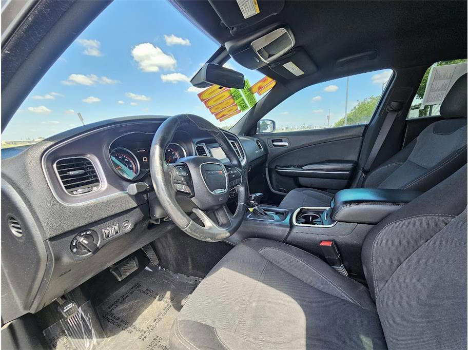 Used 2015 Dodge Charger SE w/ Sport Appearance Group RWD image 9