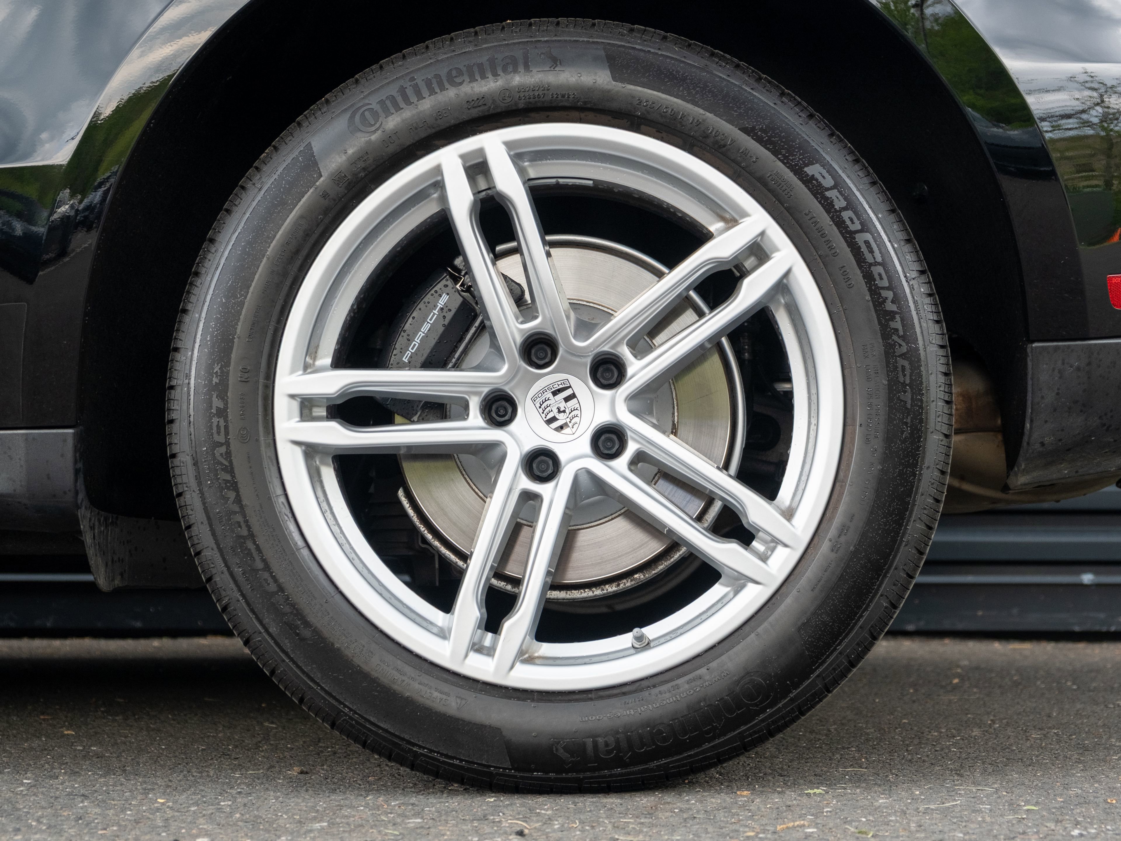 Certified 2023 Porsche Macan AWD/4WD image 13