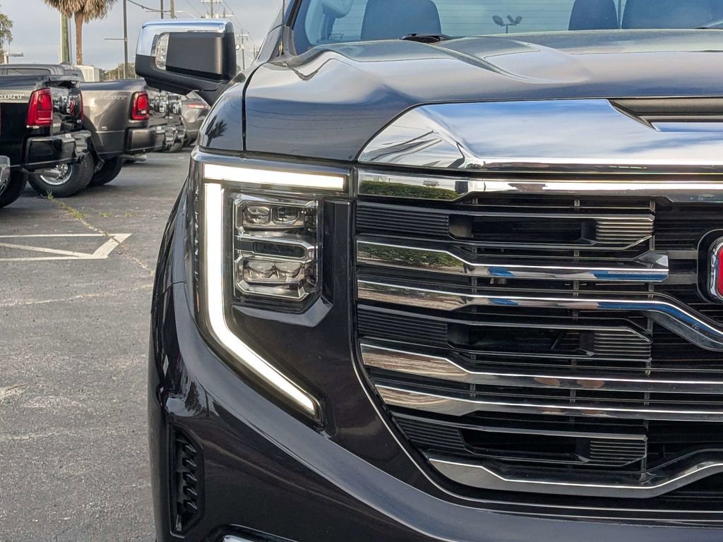 Used 2025 GMC Sierra 1500 SLT AWD/4WD image 9