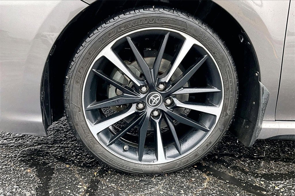 Used 2019 Toyota Camry XSE image 7