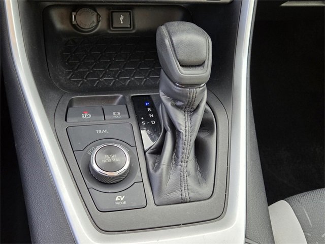 Used 2021 Toyota RAV4 XLE w/ Convenience Package image 23