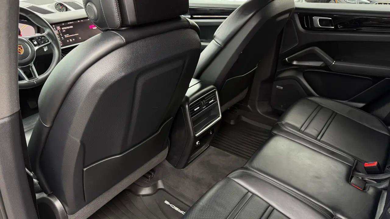Used 2021 Porsche Cayenne image 22