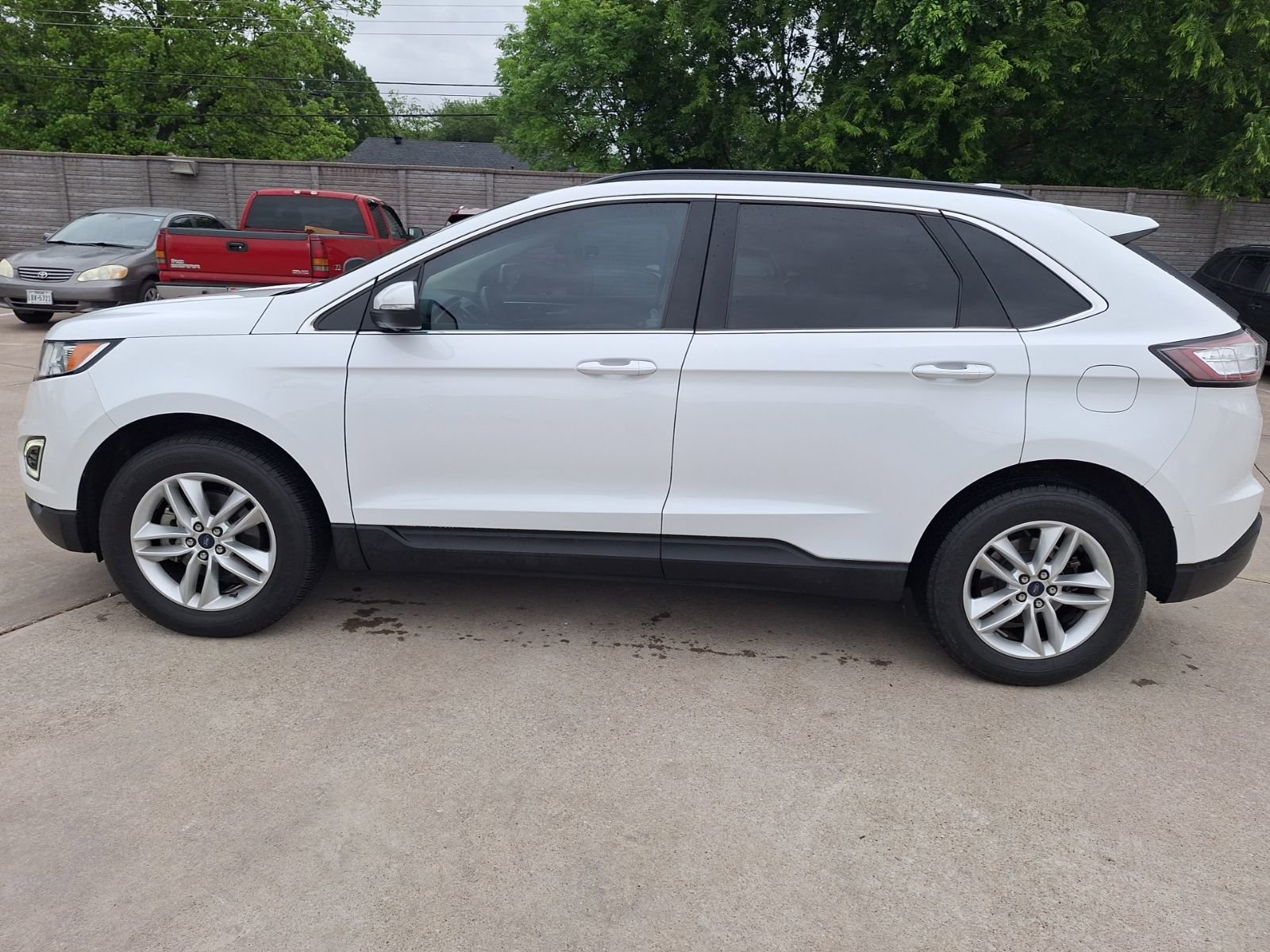 Used 2016 Ford Edge SEL w/ Equipment Group 201A FWD image 3