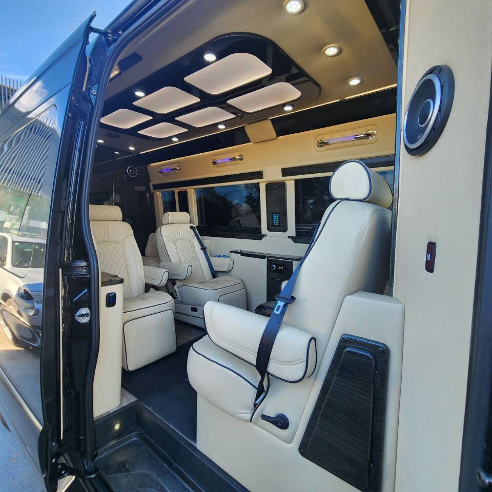 Used 2023 Mercedes-Benz Sprinter 3500 image 15