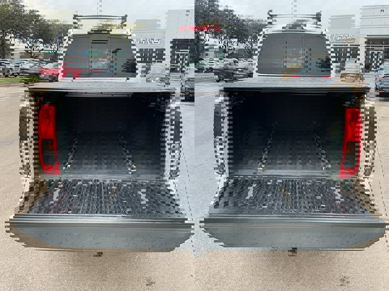 Used 2016 Nissan Frontier PRO-4X w/ Pro-4x Luxury Package image 17