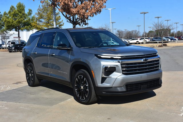 New 2026 Chevrolet Traverse LT w/ Sun and Wheel Package image 3