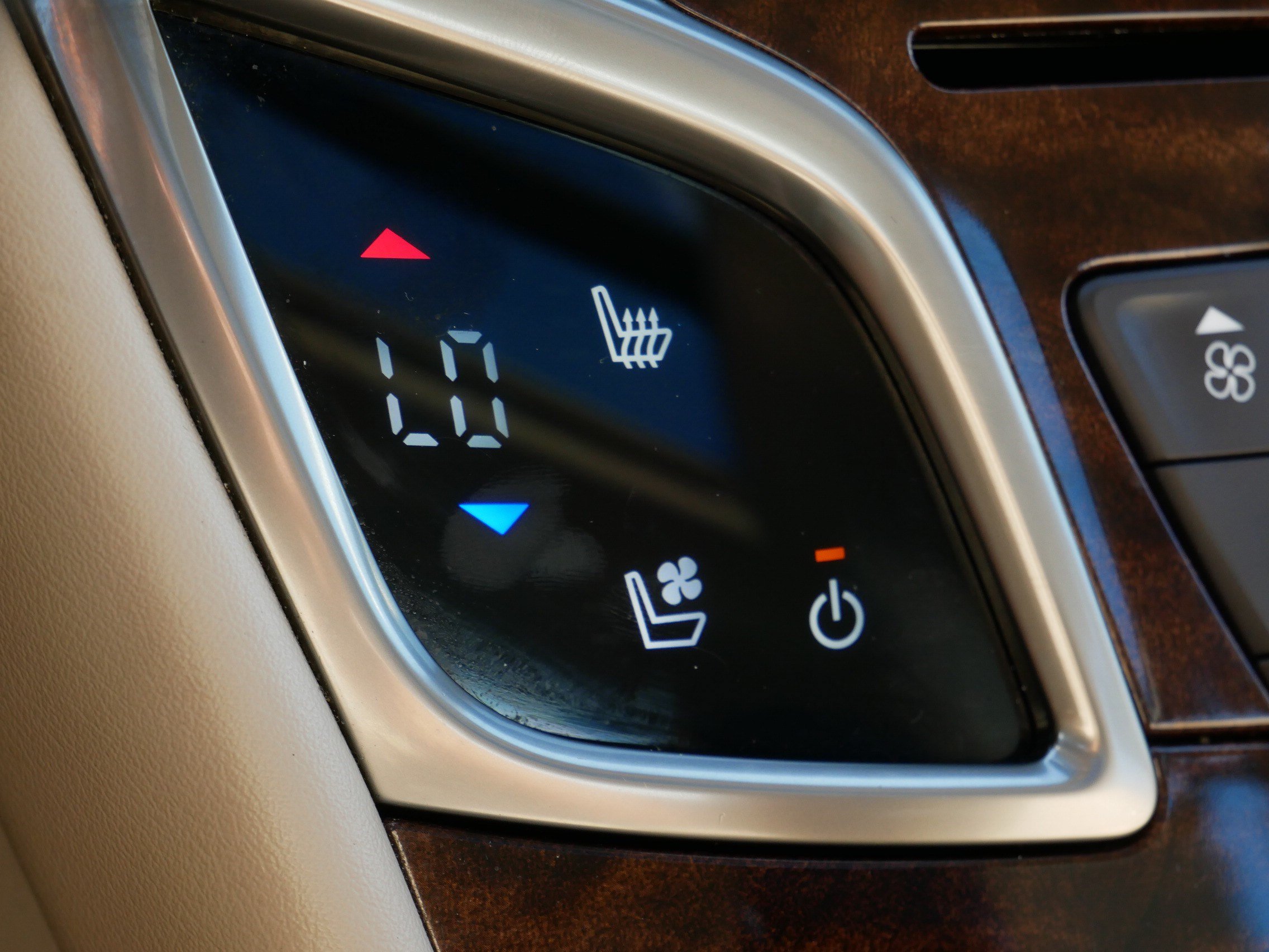 Used 2015 Buick LaCrosse Premium w/ Driver Confidence Package #1 FWD image 30