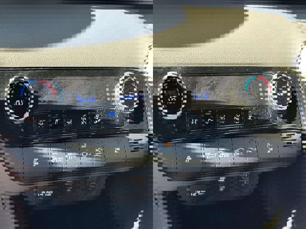 Used 2021 Hyundai Elantra SEL w/ Convenience Package FWD image 20