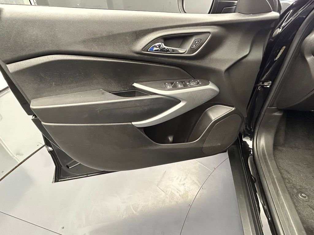 Used 2024 Chevrolet Trax LS image 12