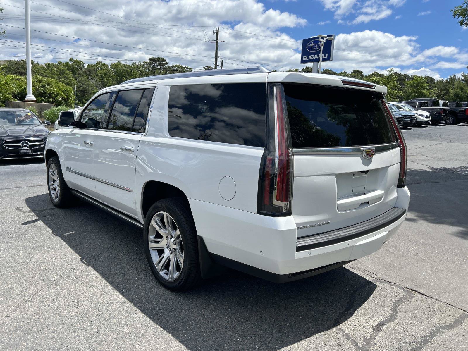 Used 2018 Cadillac Escalade ESV Premium Luxury AWD/4WD image 5