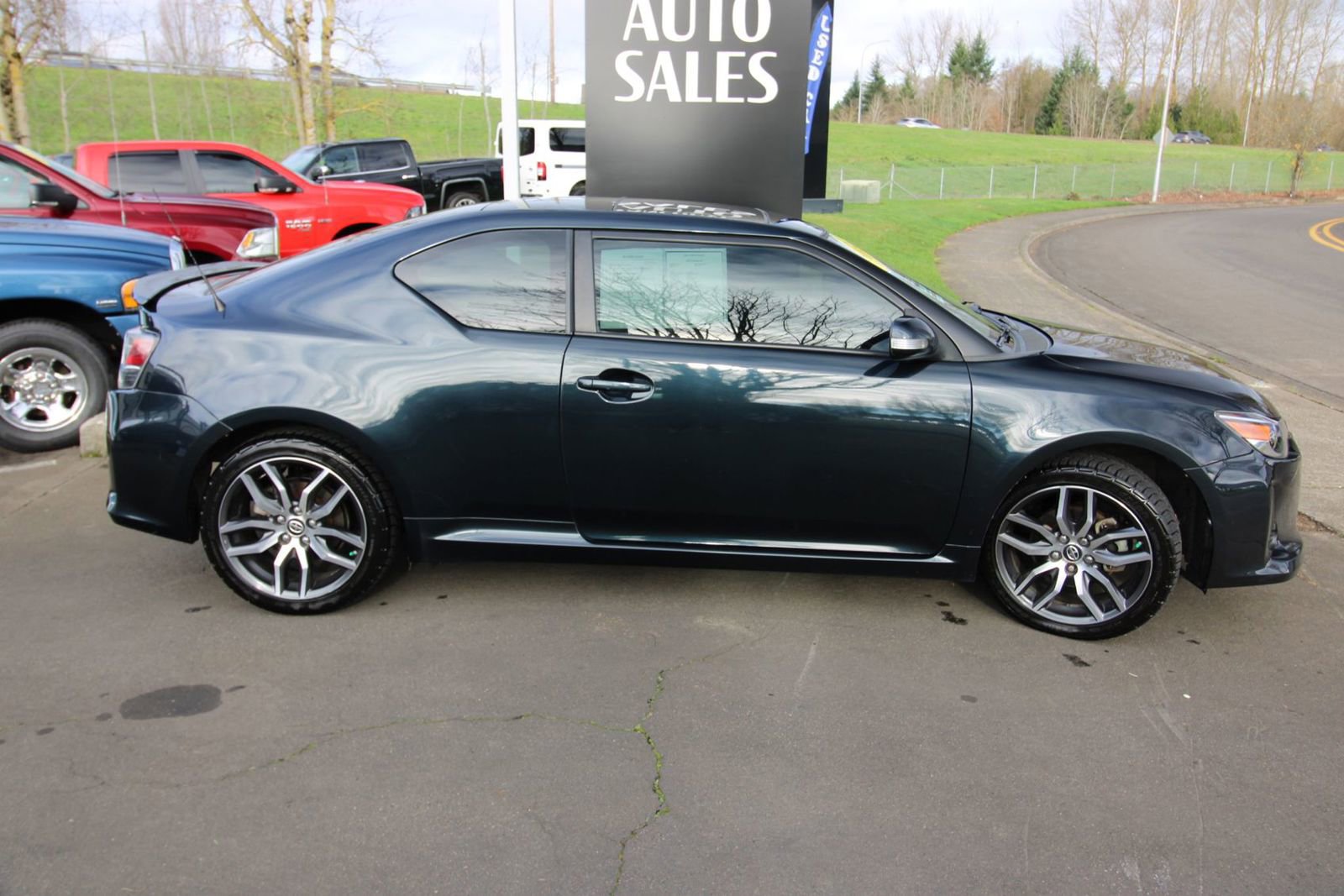 Used 2015 Scion tC image 2