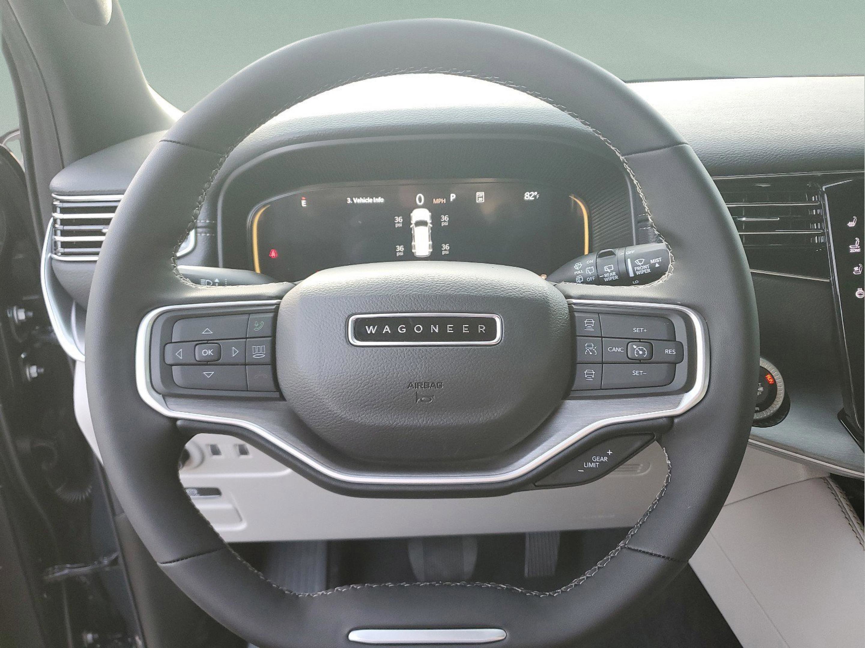 New 2025 Jeep Wagoneer L Series III w/ 8-pass Seating Package image 17