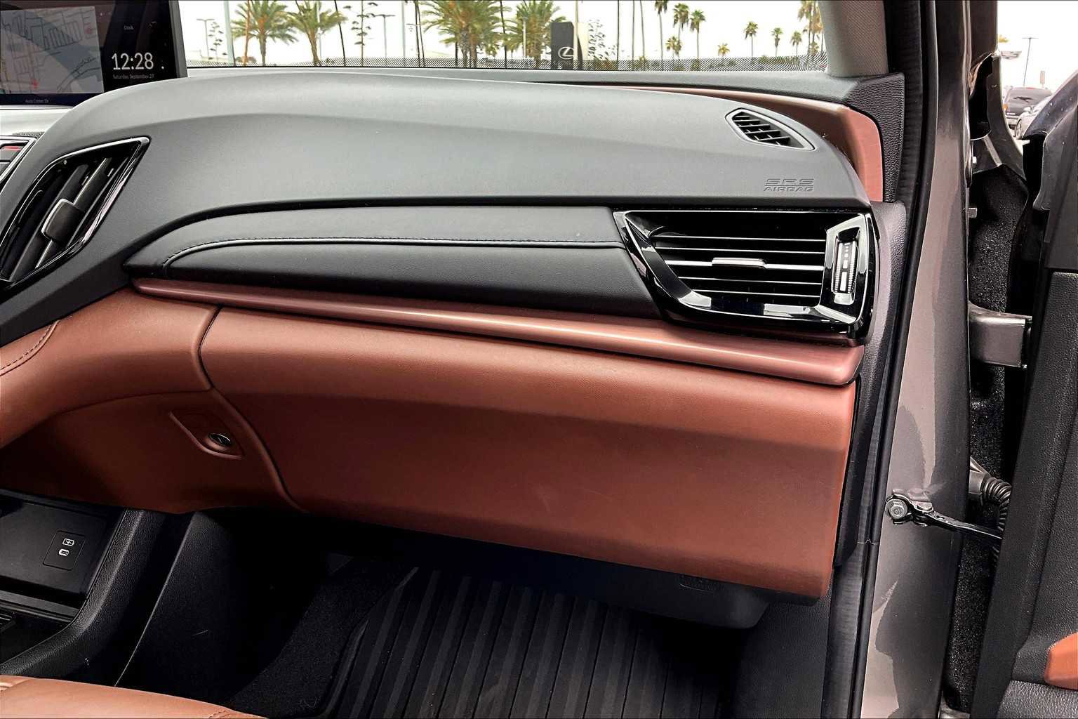 Used 2024 Acura RDX SH-AWD w/ Technology Package image 16