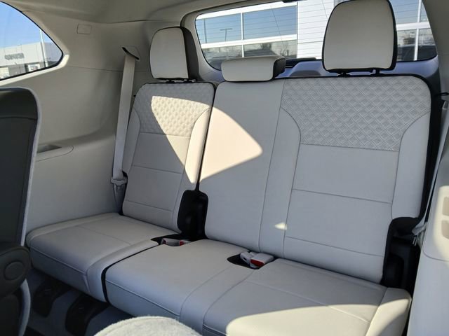 Certified 2024 GMC Acadia Denali w/ Super Cruise Package image 13