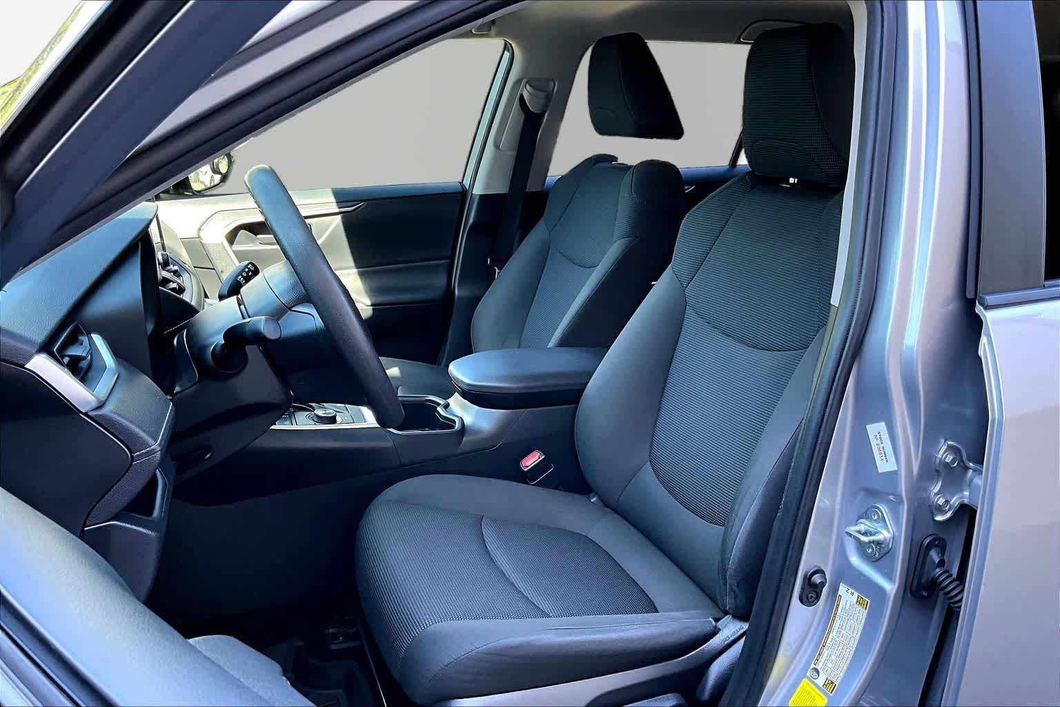 Certified 2023 Toyota RAV4 LE AWD/4WD image 8