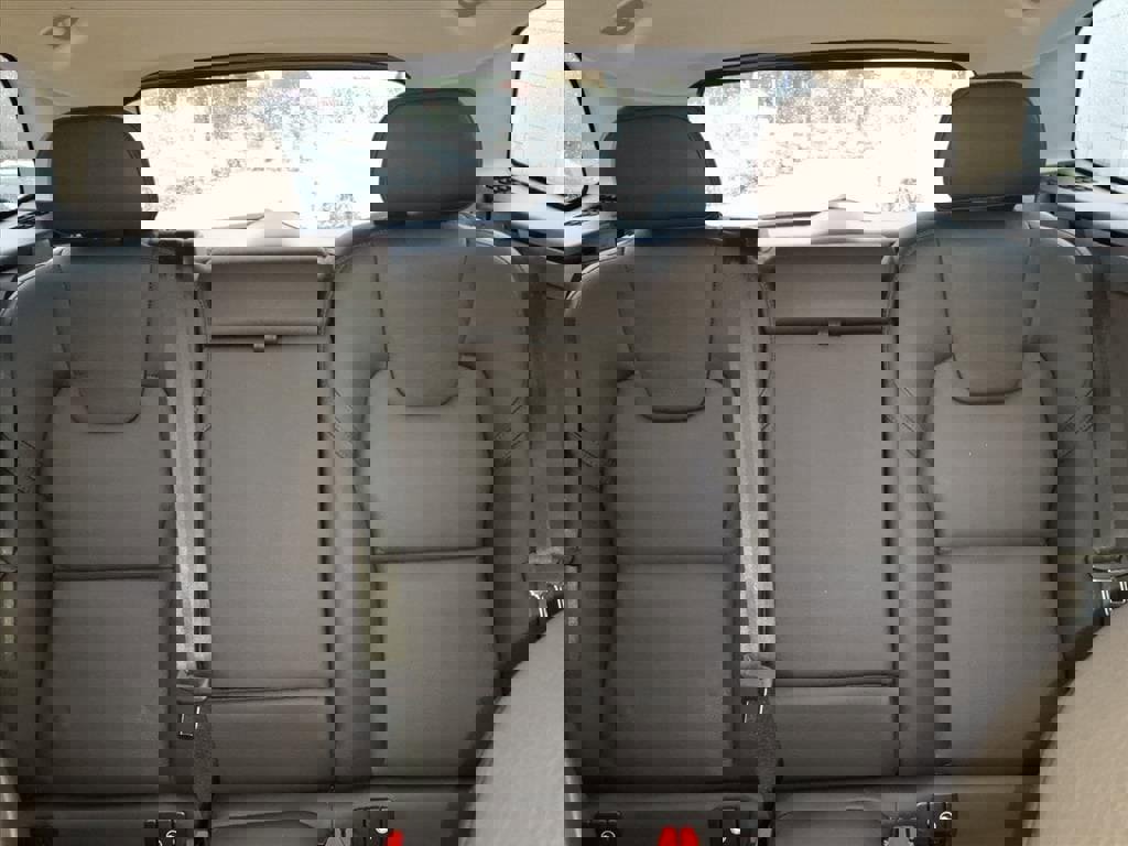 Certified 2025 Volvo XC60 B5 Plus image 19