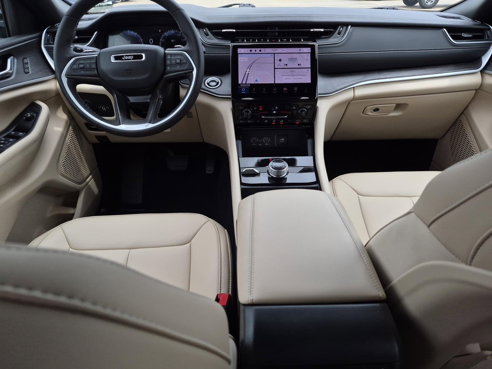 Used 2025 Jeep Grand Cherokee L Limited AWD/4WD image 19