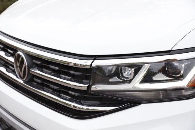 Used 2023 Volkswagen Atlas Cross Sport SE w/ Black Wheel Package AWD/4WD image 9