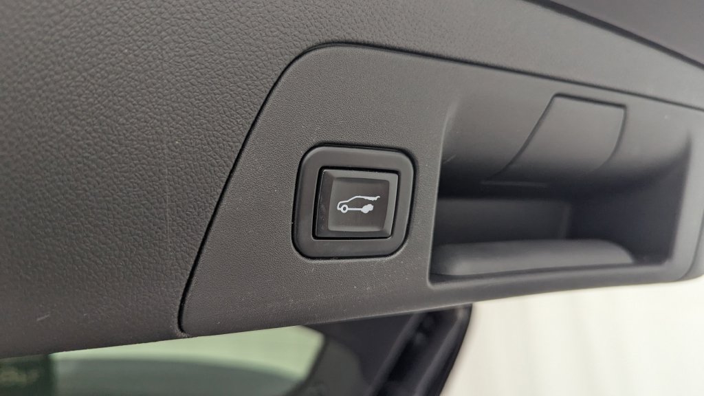 Used 2021 Buick Envision Essence FWD image 36