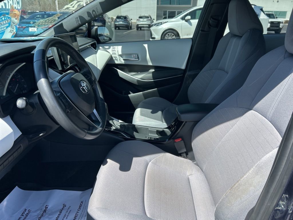 Used 2024 Toyota Corolla SE w/ SE Premium Package image 2