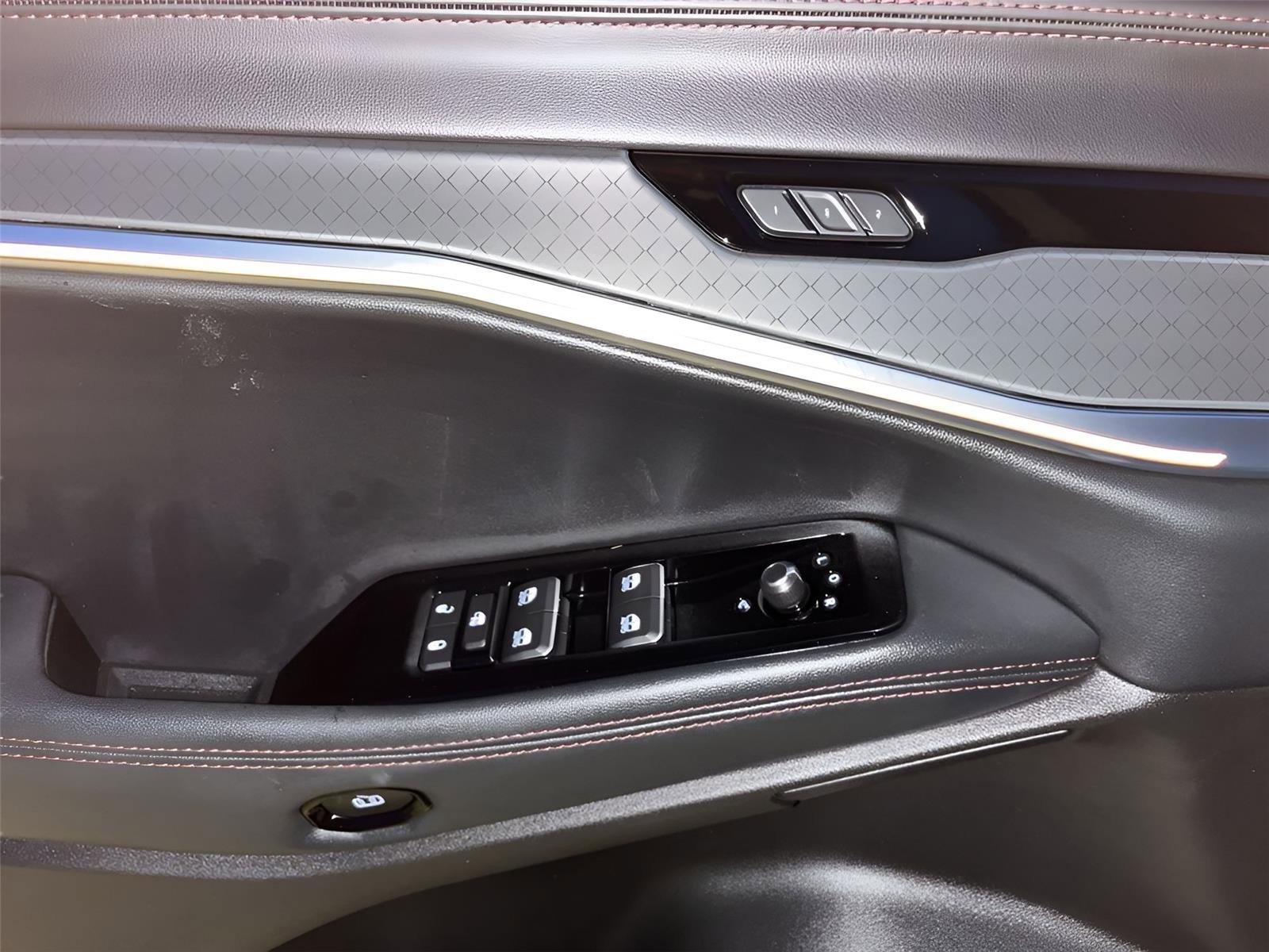 Used 2025 Jeep Wagoneer S Limited image 21