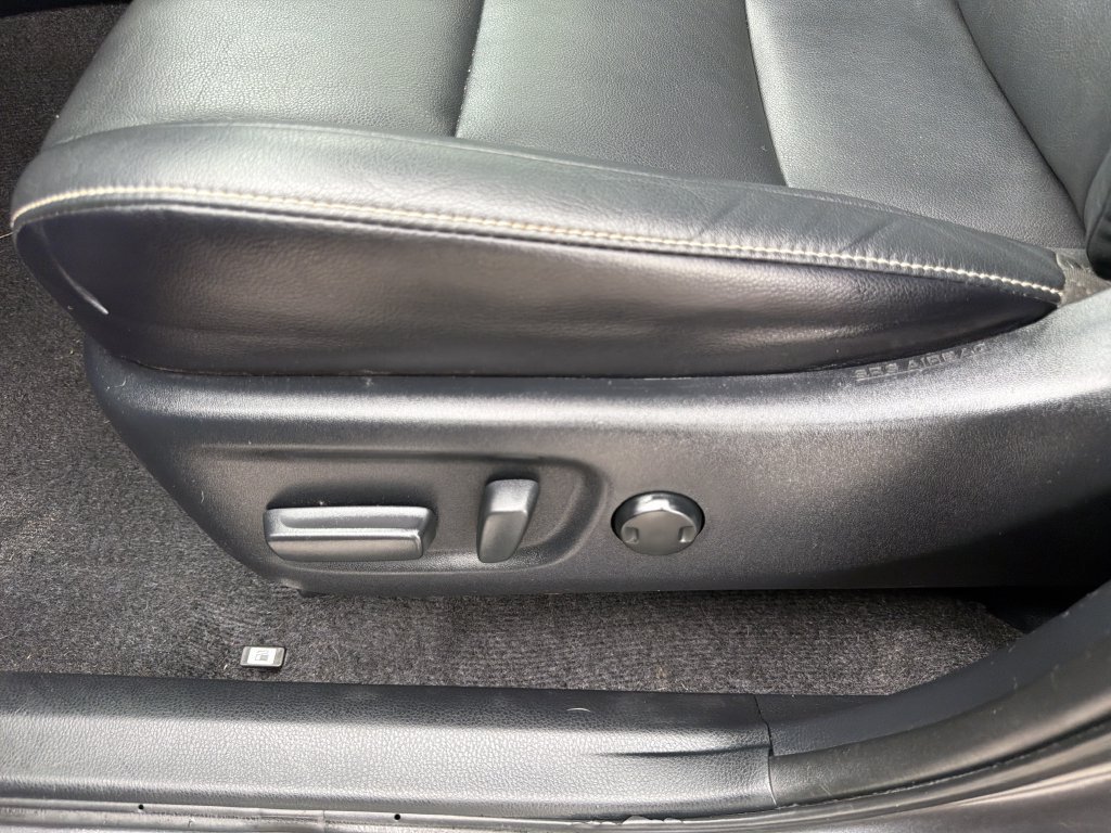 Used 2018 Toyota RAV4 Limited FWD image 21
