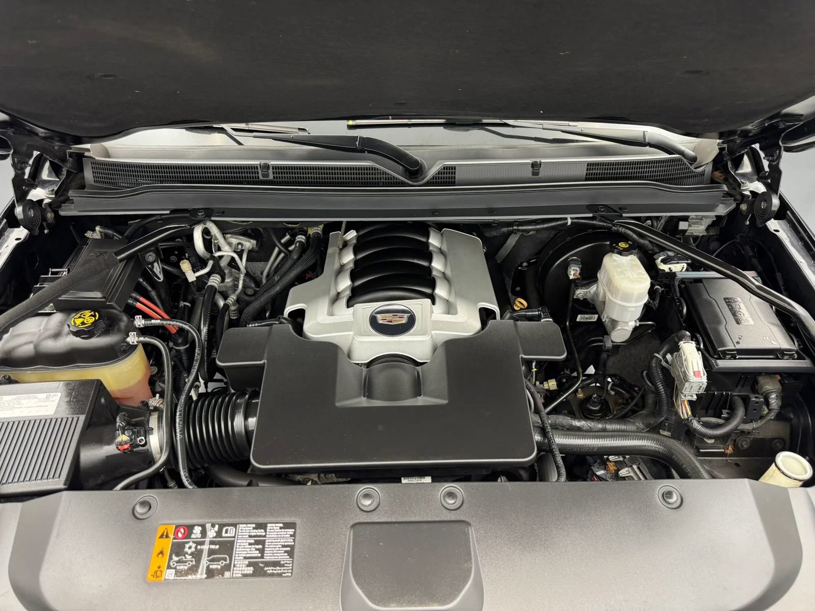 Used 2019 Cadillac Escalade Luxury AWD/4WD image 41