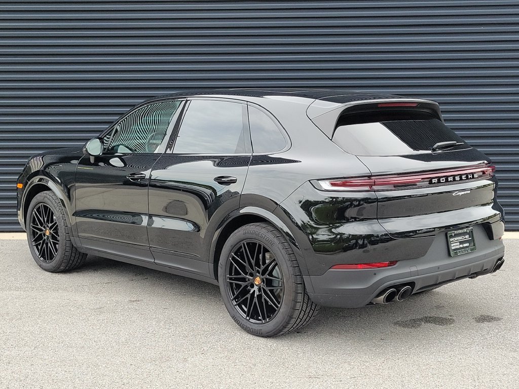 Certified 2026 Porsche Cayenne AWD/4WD image 3
