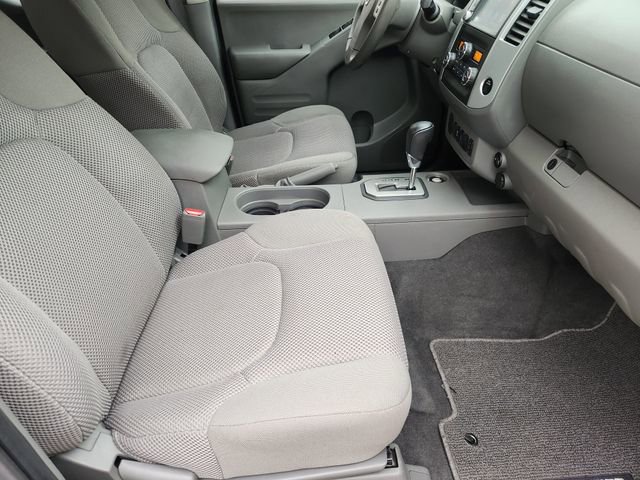 Used 2020 Nissan Frontier SV w/ Midnight Edition Floor Mats image 11