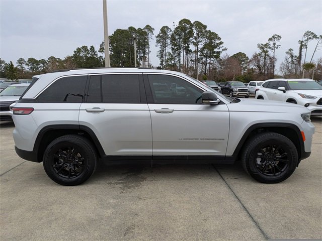 Used 2022 Jeep Grand Cherokee Limited image 3