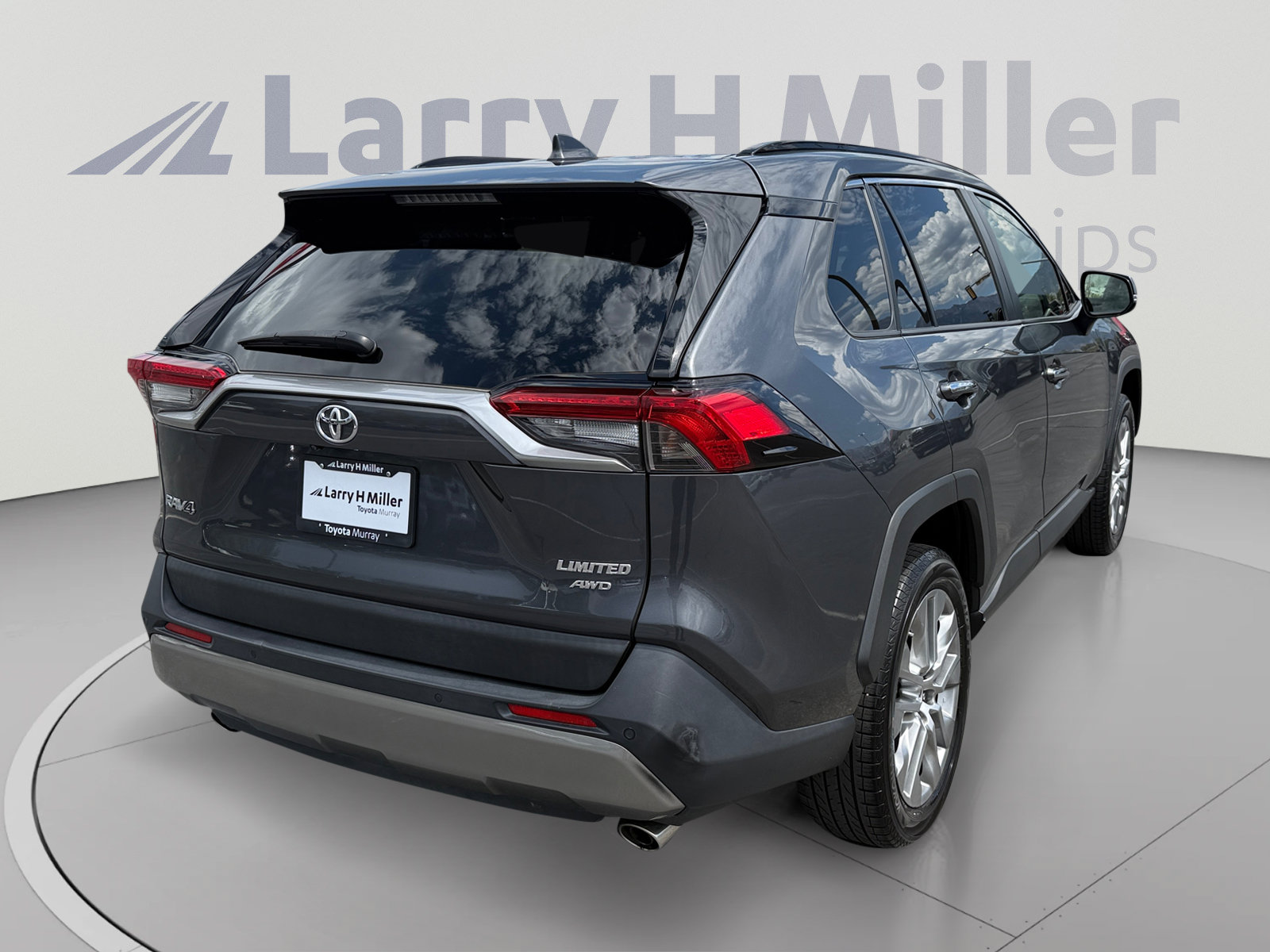 Used 2023 Toyota RAV4 Limited AWD/4WD image 5
