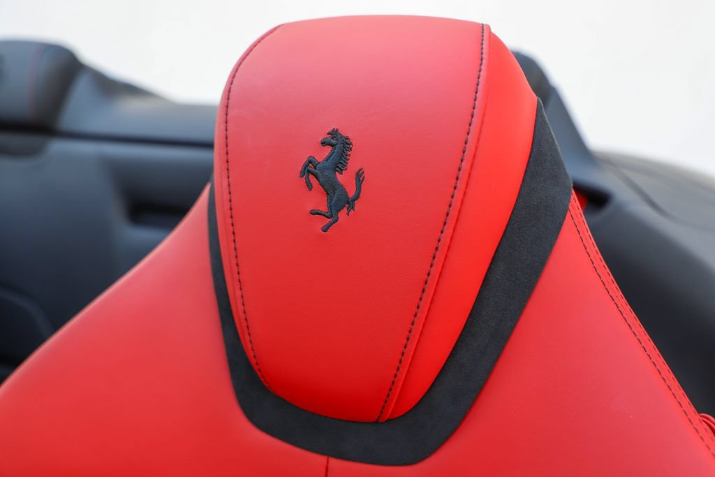 Certified 2025 Ferrari Roma Spider RWD image 36