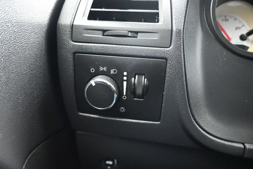 Used 2012 Dodge Challenger SXT RWD image 22