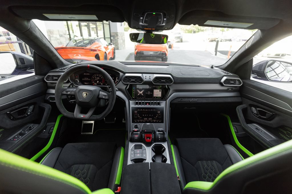 Used 2024 Lamborghini Urus Performante AWD/4WD image 16