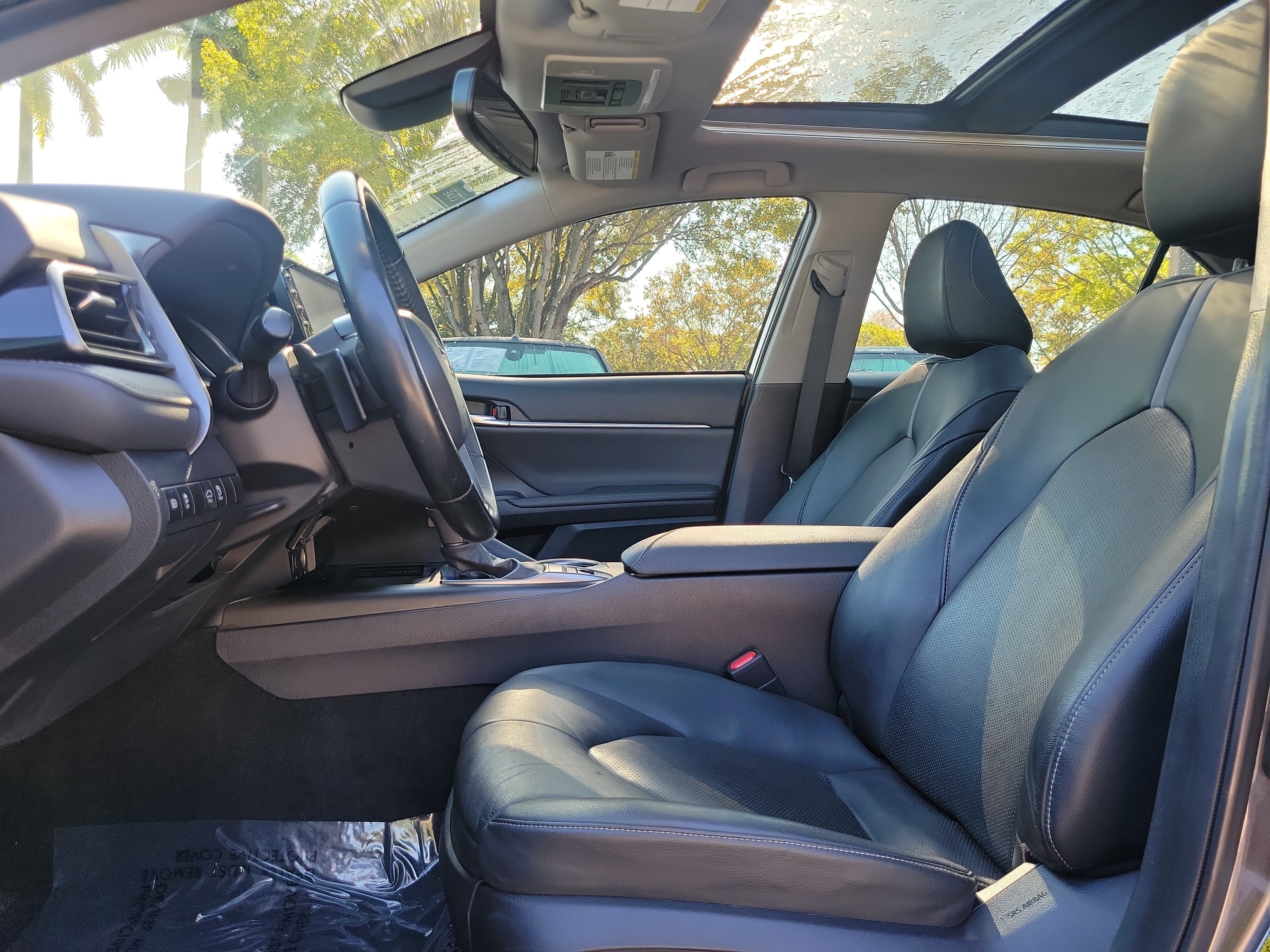 Used 2022 Toyota Camry XSE w/ Navigation Package FWD image 19