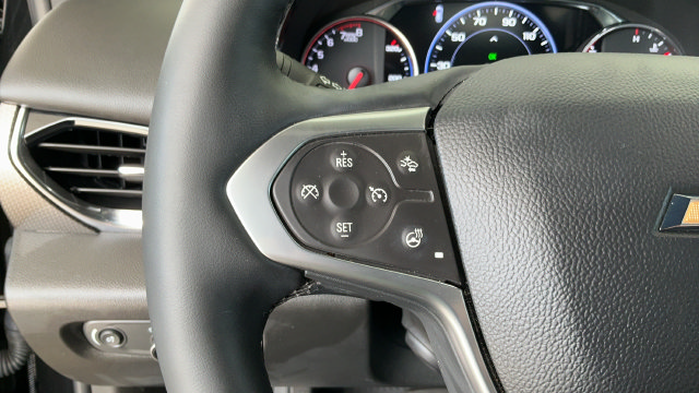 Used 2023 Chevrolet Traverse Premier FWD image 12