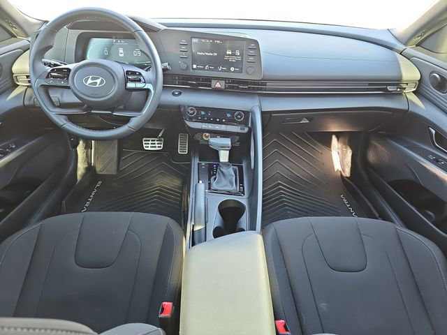Used 2025 Hyundai Elantra Sport image 9