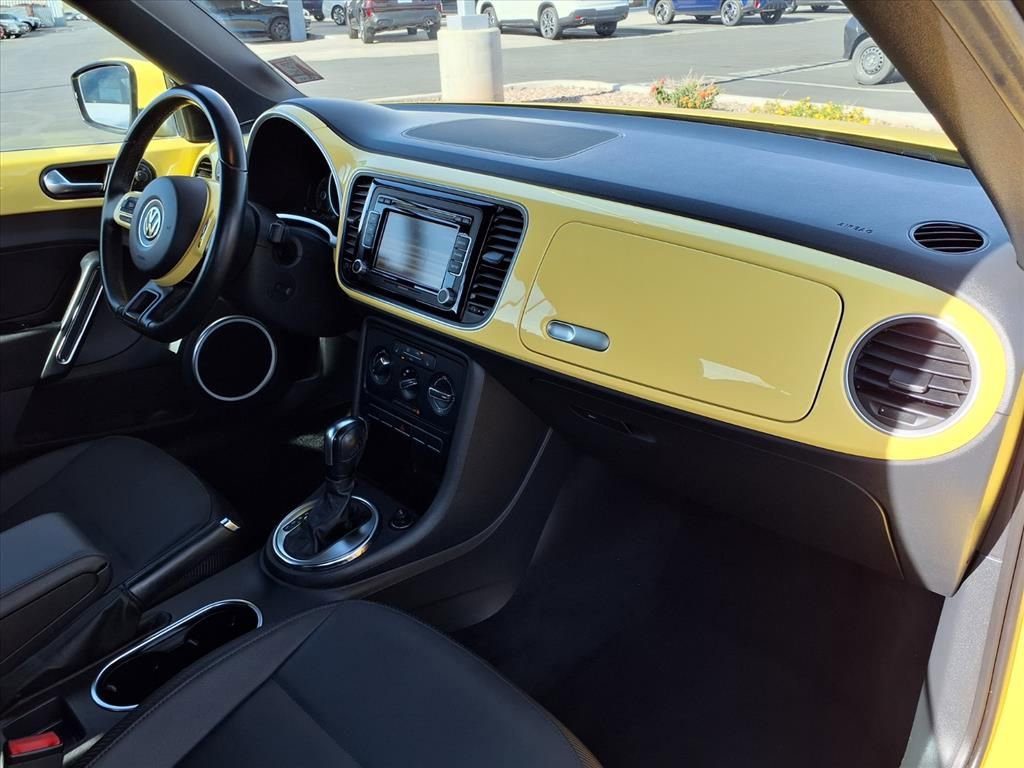 Used 2014 Volkswagen Beetle 2.5 image 16